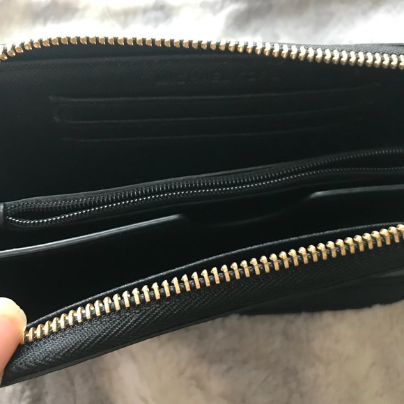 Michael Kors Black wristlet - Picture 3 of 5